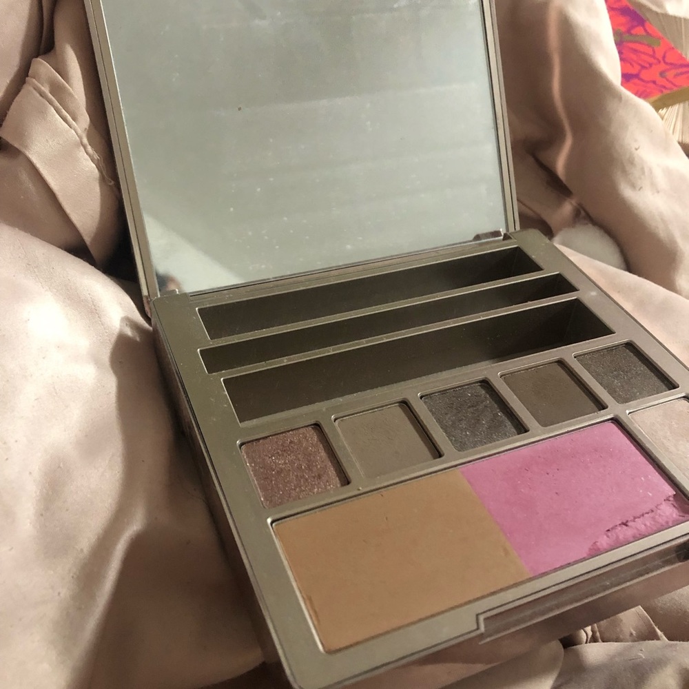 Urban Decay Naked On The Run Palette